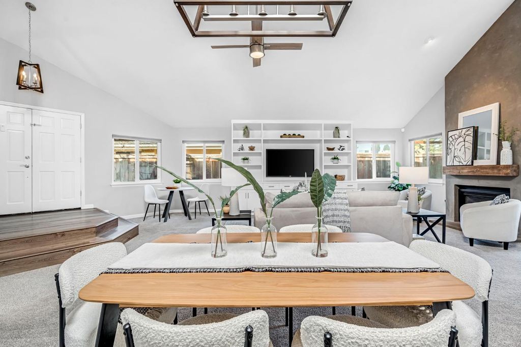 Image 11 of property listing at 3860 W Beechwood, Fresno, CA 93711