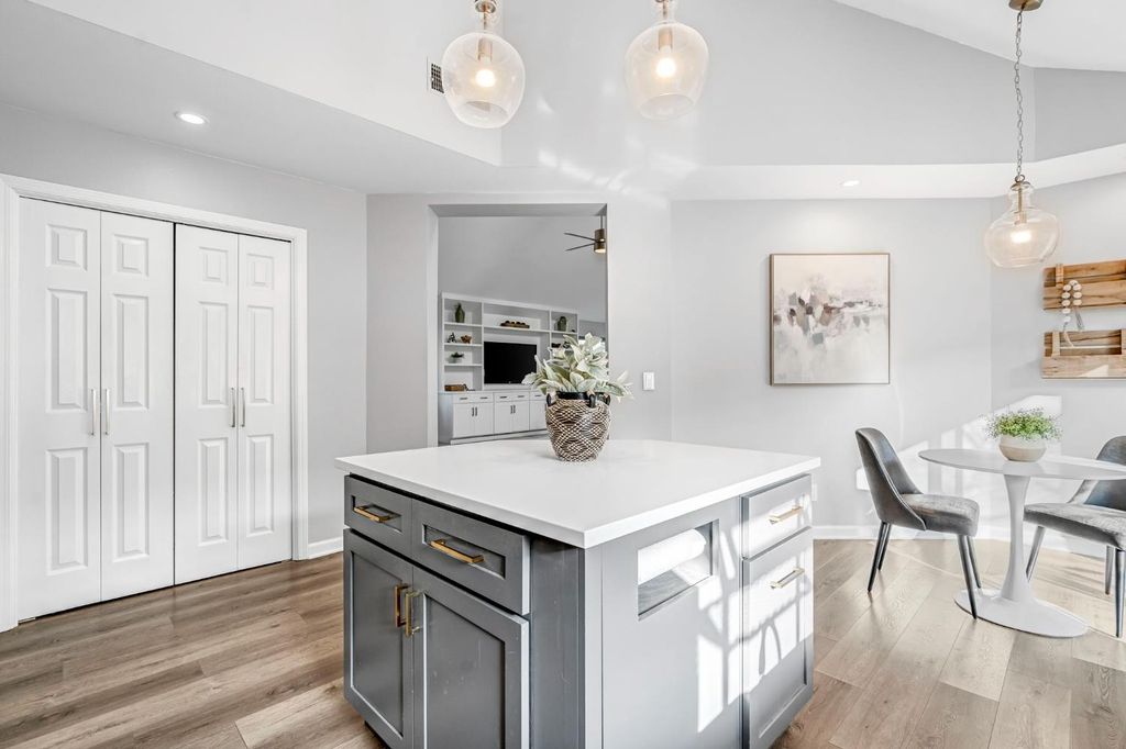 Image 17 of property listing at 3860 W Beechwood, Fresno, CA 93711