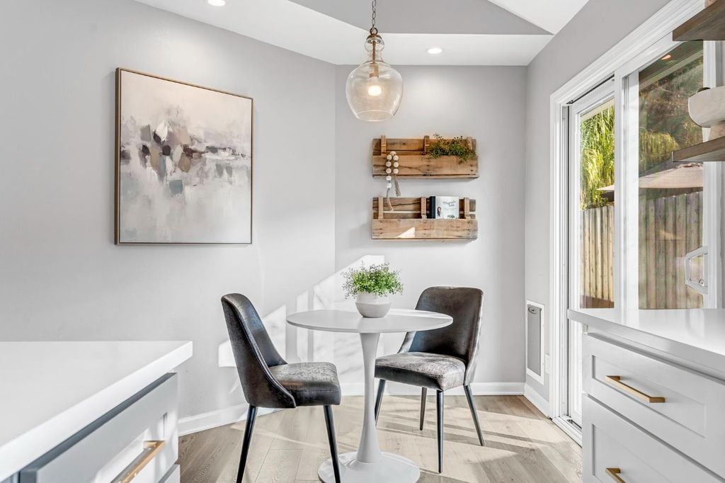 Image 18 of property listing at 3860 W Beechwood, Fresno, CA 93711