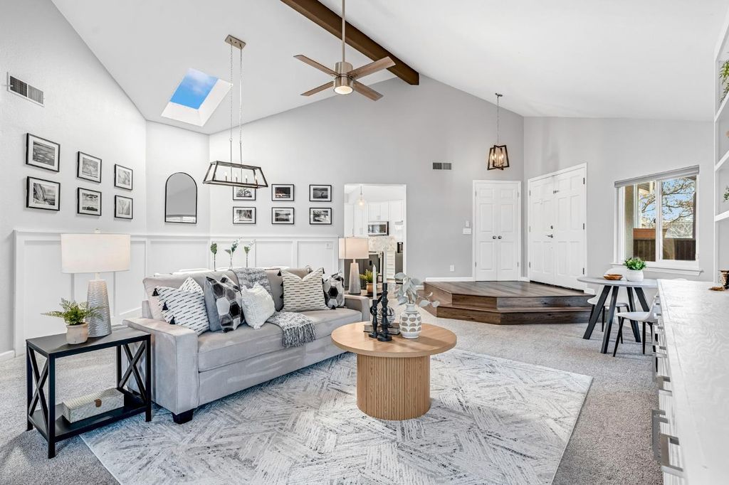 Image 6 of property listing at 3860 W Beechwood, Fresno, CA 93711