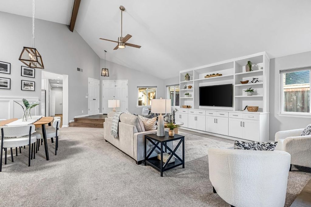 Image 7 of property listing at 3860 W Beechwood, Fresno, CA 93711