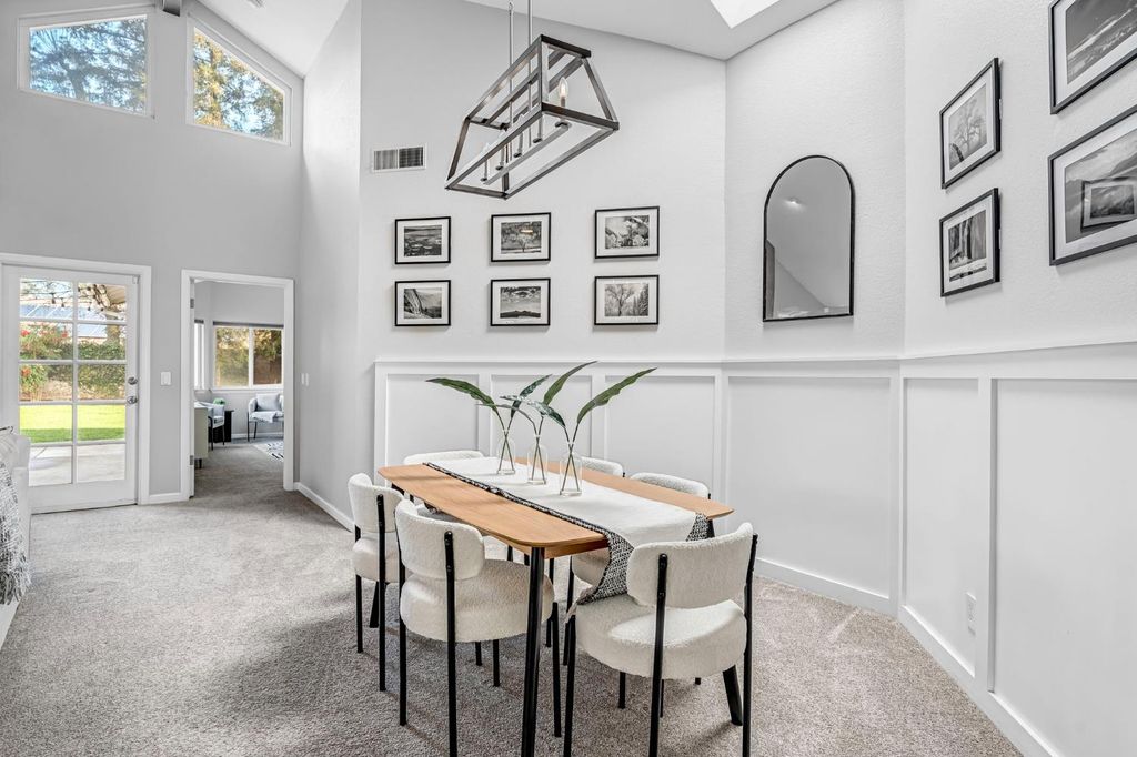 Image 9 of property listing at 3860 W Beechwood, Fresno, CA 93711