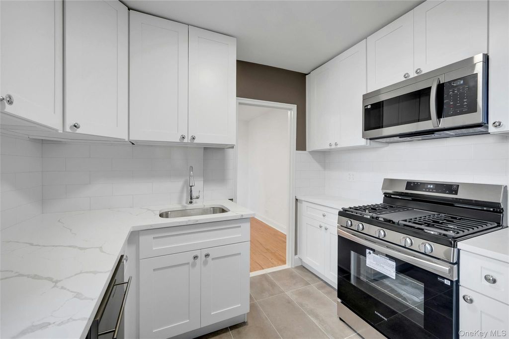 5650 Netherland Avenue 3C, Bronx, NY 10471 — photo 2