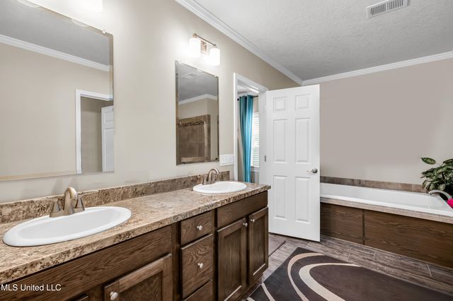 17990 Cuevas Road, Kiln, MS 39556