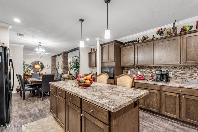 17990 Cuevas Road, Kiln, MS 39556