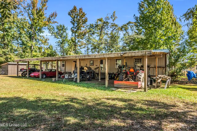 17990 Cuevas Road, Kiln, MS 39556