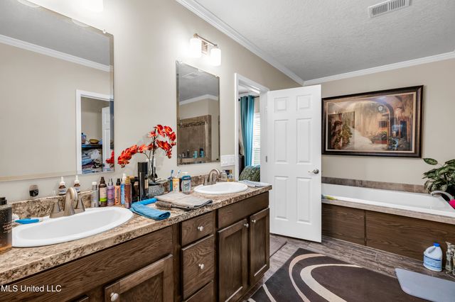 17990 Cuevas Road, Kiln, MS 39556