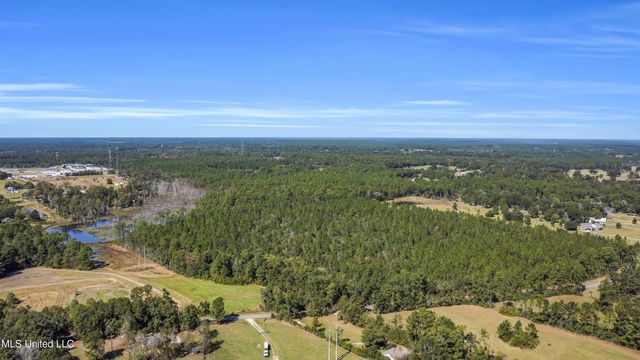17990 Cuevas Road, Kiln, MS 39556