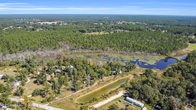 17990 Cuevas Road, Kiln, MS 39556