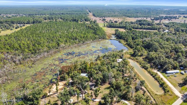 17990 Cuevas Road, Kiln, MS 39556