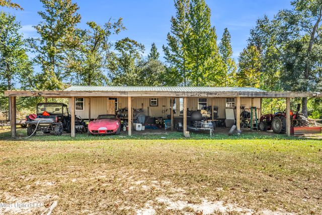 17990 Cuevas Road, Kiln, MS 39556