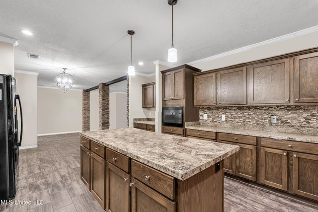 17990 Cuevas Road, Kiln, MS 39556