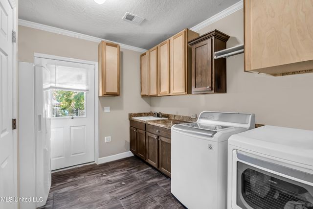 17990 Cuevas Road, Kiln, MS 39556