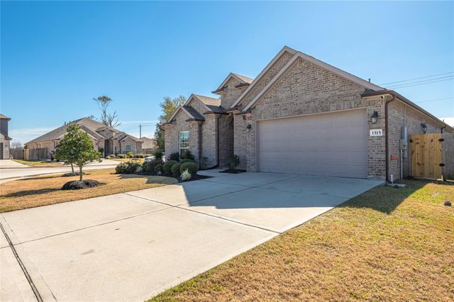 1515 Lake Mija Circle, Seabrook, TX 77586