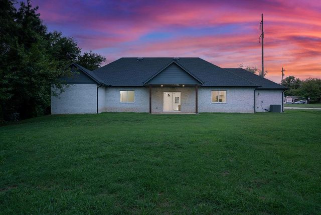 9717 NE 10th Street, Midwest City, OK 73130