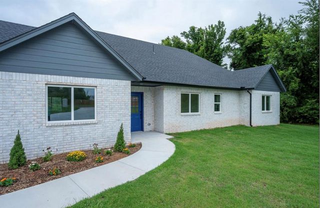 9717 NE 10th Street, Midwest City, OK 73130