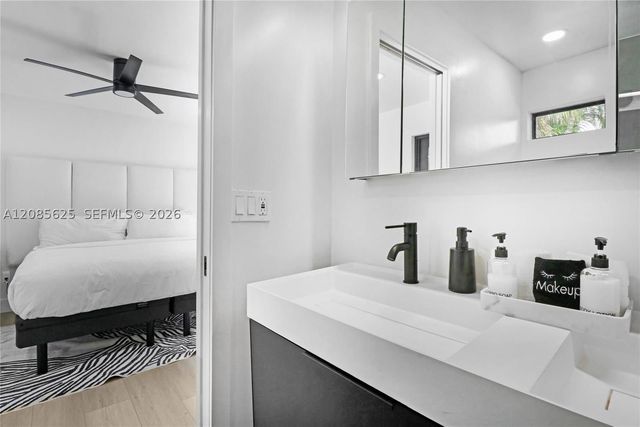 811 NE 17th Ct 0, Fort Lauderdale, FL 33305
