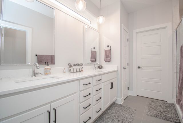 14301 Sutton Drive, Urbandale, IA 50323