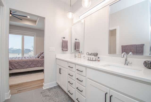 14301 Sutton Drive, Urbandale, IA 50323