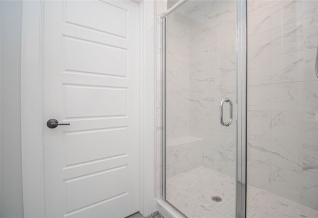 14301 Sutton Drive, Urbandale, IA 50323