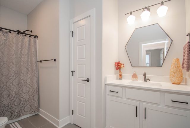 14301 Sutton Drive, Urbandale, IA 50323