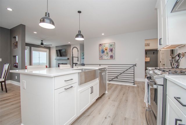 14301 Sutton Drive, Urbandale, IA 50323