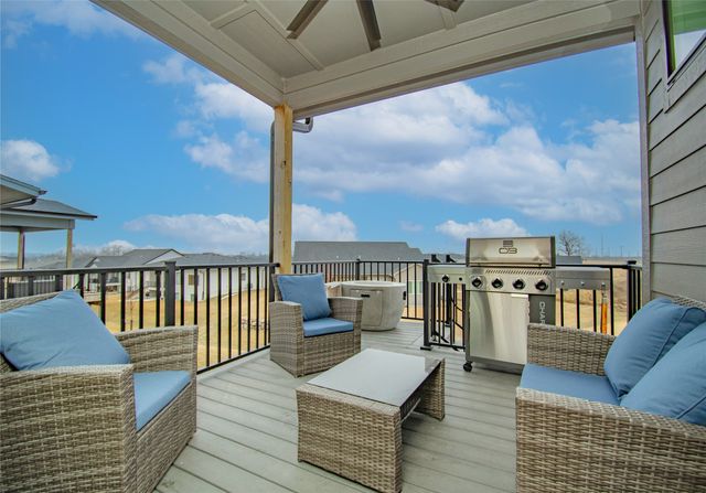 14301 Sutton Drive, Urbandale, IA 50323