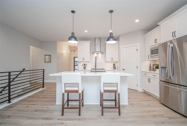 14301 Sutton Drive, Urbandale, IA 50323