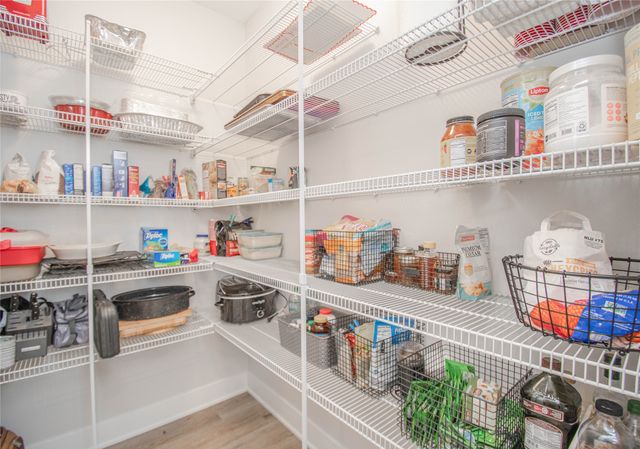 14301 Sutton Drive, Urbandale, IA 50323