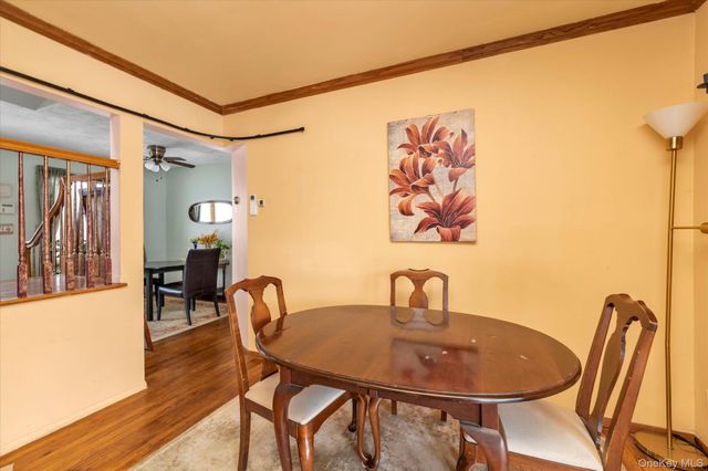 31 Steven Street, Plainview, NY 11803