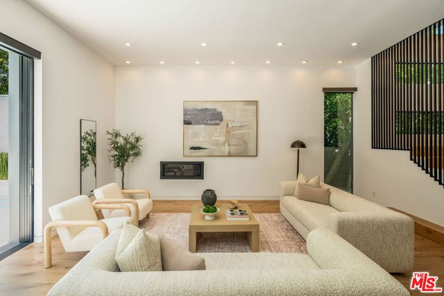 637 N Crescent Heights Boulevard, Los Angeles, CA 90048