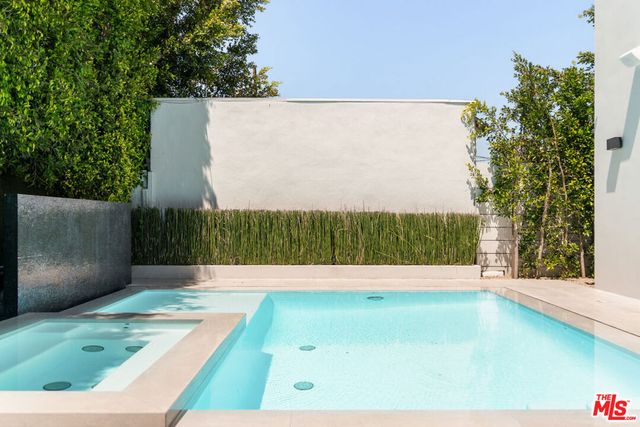 637 N Crescent Heights Boulevard, Los Angeles, CA 90048