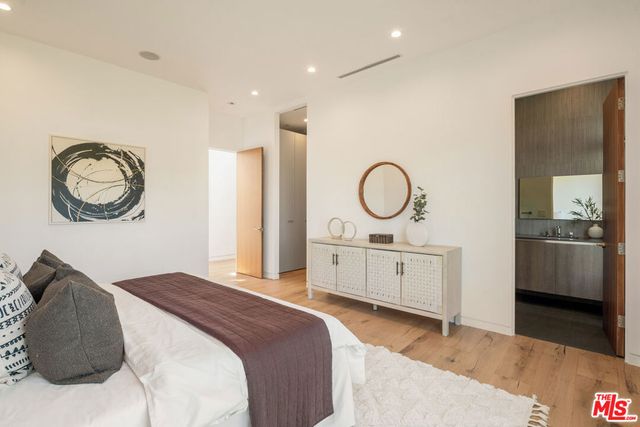 637 N Crescent Heights Boulevard, Los Angeles, CA 90048