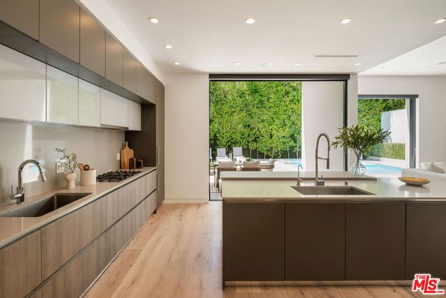 637 N Crescent Heights Boulevard, Los Angeles, CA 90048
