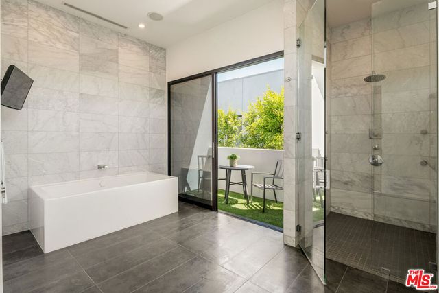 637 N Crescent Heights Boulevard, Los Angeles, CA 90048