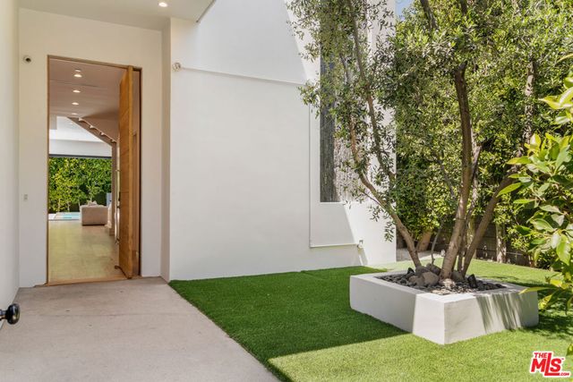 637 N Crescent Heights Boulevard, Los Angeles, CA 90048