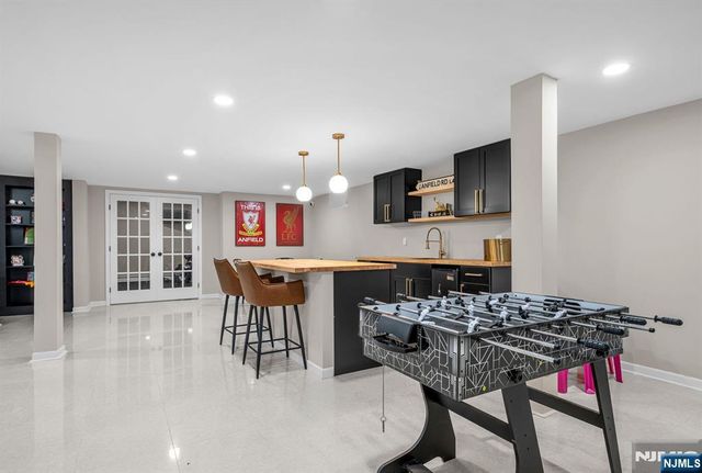739 Shoshone Trail, Franklin Lakes, NJ 07417