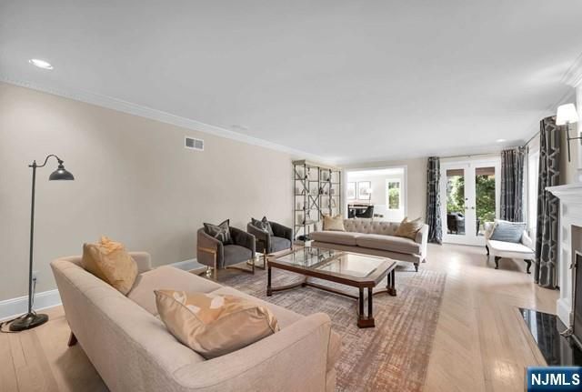 739 Shoshone Trail, Franklin Lakes, NJ 07417