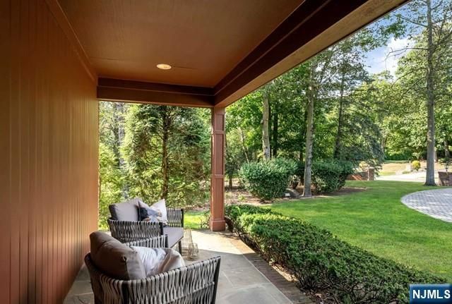 739 Shoshone Trail, Franklin Lakes, NJ 07417