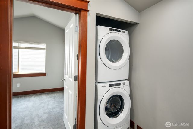 5260 Brooklyn Avenue NE, Seattle, WA 98105