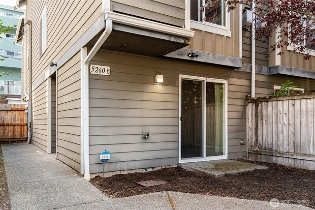 5260 Brooklyn Avenue NE, Seattle, WA 98105