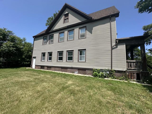 2733 N 12th STREET, Milwaukee, WI 53206