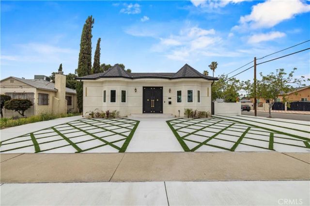 8149 Saint Clair, North Hollywood, CA 91605