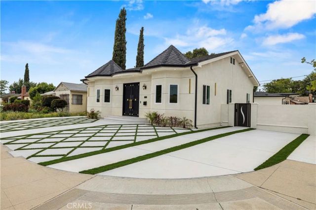 8149 Saint Clair, North Hollywood, CA 91605