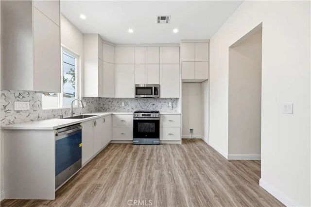 8149 Saint Clair, North Hollywood, CA 91605