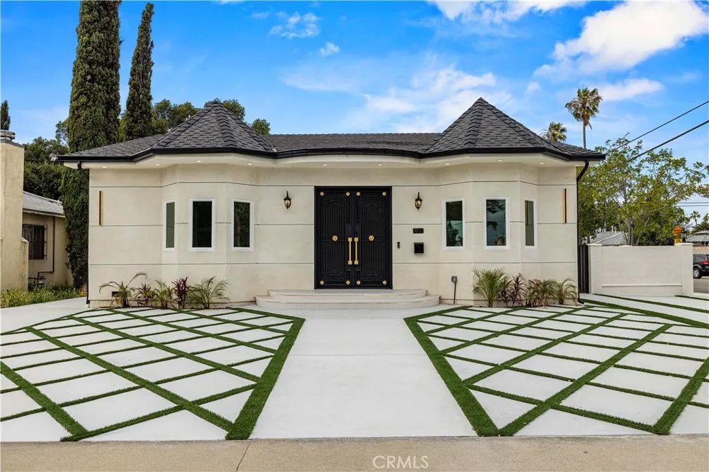 8149 Saint Clair, North Hollywood, CA 91605