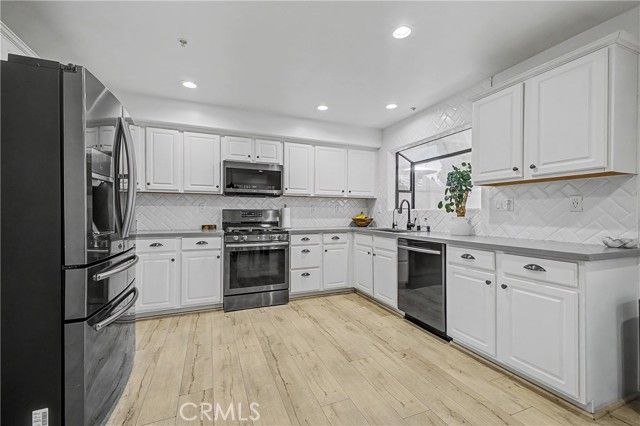 10894 Olinda Street 109, Sun Valley (los Angeles), CA 91352