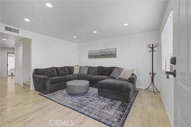 10894 Olinda Street 109, Sun Valley (los Angeles), CA 91352