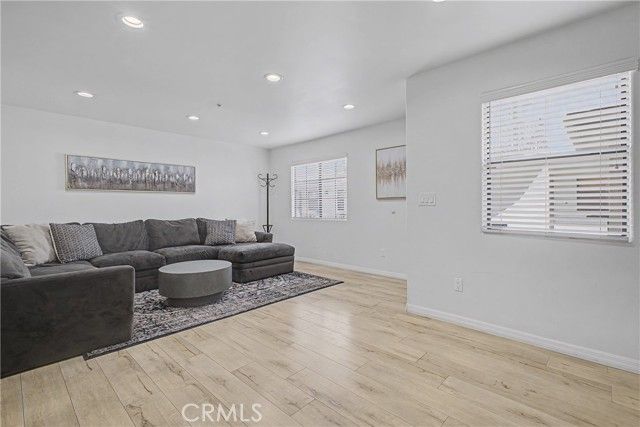 10894 Olinda Street 109, Sun Valley (los Angeles), CA 91352