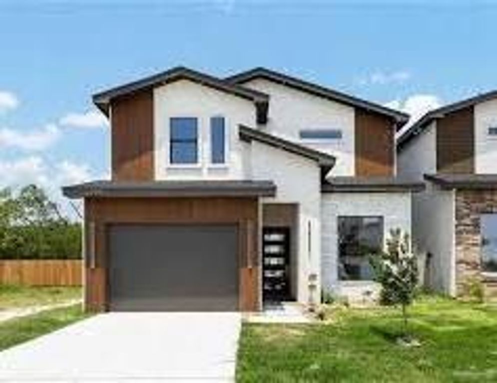 2705 E Solar Drive, Mission, TX 78574